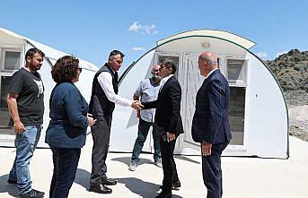 Amasya Valisi Bakan, yapımı devam hayvan barınağında incelemelerde bulundu