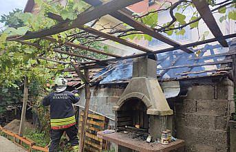 Çarşamba'da odunlukta çıkan yangın söndürüldü