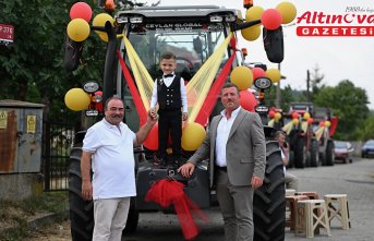 Düzce'de çiftçi ailenin sünnet aracı traktör oldu