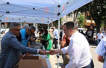 Merzifon Müftülüğü vatandaşlara aşure dağıttı