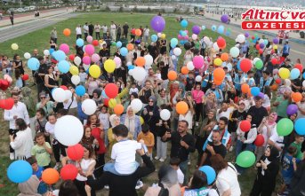 Rize'de kanseri yenen çocuk için gökyüzüne balonlar bırakıldı