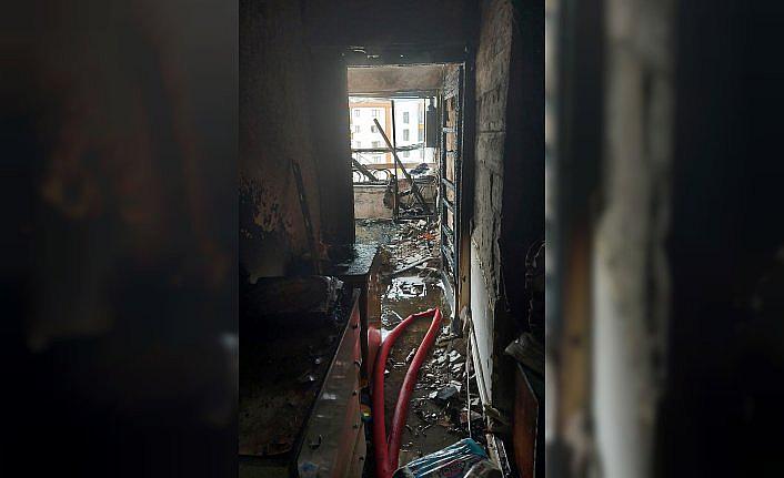 Samsun'da bir binada çıkan yangında 2 kişi dumandan etkilendi