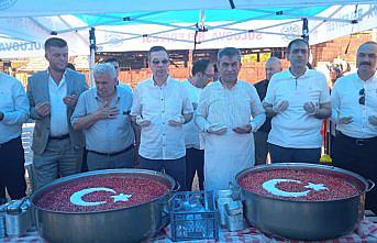 Suluova Belediyesi vatandaşlara aşure dağıttı