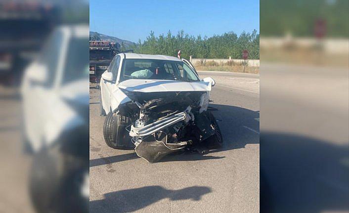 Tokat'ta iki otomobilin çarpıştığı kazada 6 kişi yaralandı