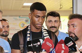 Trabzonspor'un anlaşmaya vardığı Filipe Augusto, Trabzon'a geldi