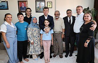 Amasya Valisi Bakan, Merzifon’da ziyaretlerde bulundu