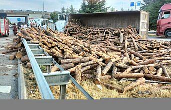 Amasya’da devrilen tırın sürücüsü yaralandı