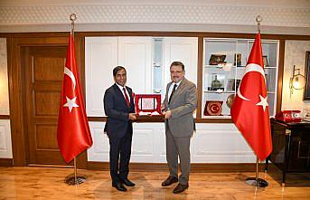 Bangladeş'in Ankara Büyükelçisi Haq, Trabzon Büyükşehir Belediyesi'ni ziyaret etti