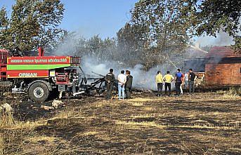 Bolu'da tarlada başlayan yangında ahşap ev kullanılamaz hale geldi