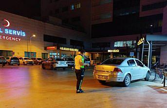 Boyabat'ta bıçaklı kavgada bir kişi yaralandı