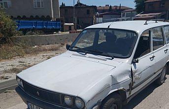 Boyabat'ta otomobille çarpışan pikabın sürücüsü yaralandı