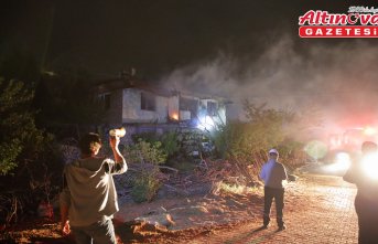 Çorum'da mandırada çıkan yangına müdahale ediliyor