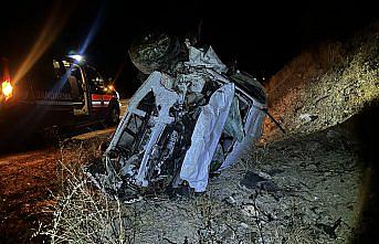 Çorum'da devrilen otomobildeki 5 kişi yaralandı