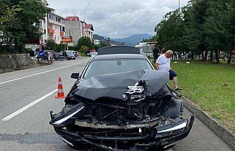 Giresun'da iki otomobilin çarpıştığı kazada 4 kişi yaralandı