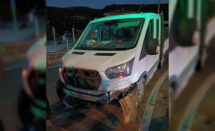 Karabük'te kamyonetle otomobilin çarpıştığı kazada 2 kişi yaralandı