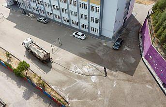 Karabük'te okul bahçeleri temizleniyor