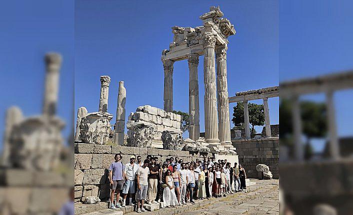Lokman Hekim Sağlık Vakfı'ndan Bergama'daki tarihi Asklepion'a ziyaret
