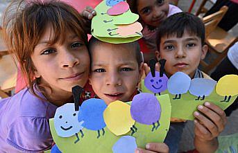 Mevsimlik tarım işçilerinin çocukları, fındık bahçelerinde çalışmak yerine okulda eğlenip öğreniyor