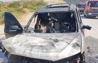 Samsun'da alev alan otomobil kullanılamaz hale geldi