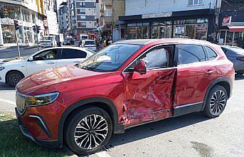 Samsun'da cip ile otomobilin çarpıştığı kazada 4 kişi yaralandı