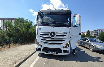 Samsun'da tırla çarpışan otomobilin sürücüsü yaralandı