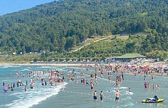 Sinop'ta 1 çocuk denizde boğulma tehlikesi geçirdi