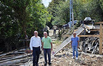 Yakakent'te ihtiyaç sahibi aileye yeni ev yapılıyor