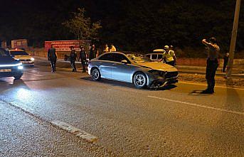 Zonguldak'ta otomobilin yayalara çarptığı kazada 3 kişi yaralandı