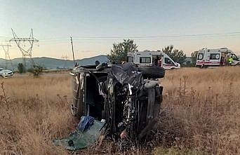 Amasya'da devrilen hafif ticari araçtaki 4 kişi yaralandı