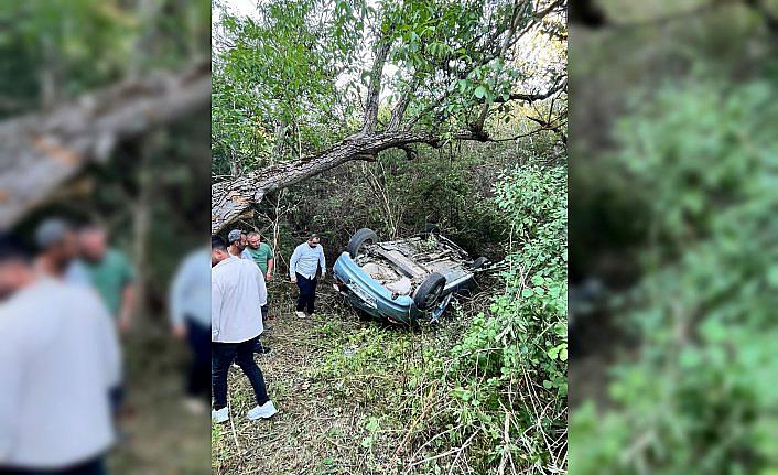 Amasya'da devrilen otomobildeki 1 kişi öldü, 1 kişi yaralandı