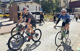 Artvin'de “Yürüyerek Şehrini Yeniden Keşfetme Zamanı“ etkinliği düzenlendi