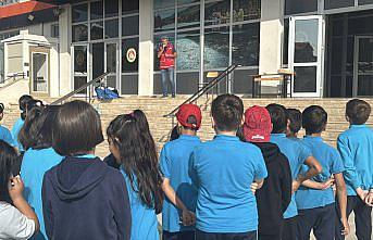 Bolu'da ilkokul öğrencilerine temel ilk yardım eğitimi verildi