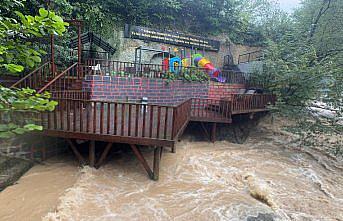 Giresun'da etkili olan sağanak hayatı olumsuz etkiledi