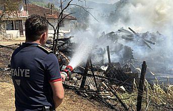 Karabük'te evde çıkan yangın ormana sıçradı