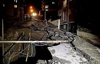 Karabük'te inşaat sahasının yanındaki yolun bir bölümü çöktü