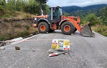 Kastamonu'da heyelan nedeniyle kapanan grup yolunun açılması için çalışma başlatıldı