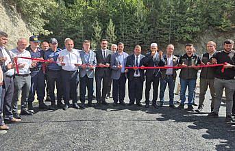 Kastamonu'da yolu asfaltlanan köyün sakinleri davul zurna ile kutlama yaptı