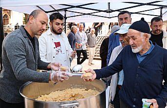 Merzifon'da Gaziler Günü dolayısıyla helva dağıtıldı