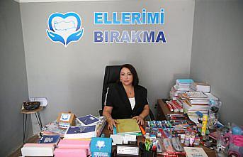 Ordu'da muhtardan ihtiyaç sahibi ailelerin çocuklarına kırtasiye desteği