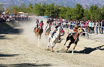 Osmancık'ta rahvan at yarışları yapıldı
