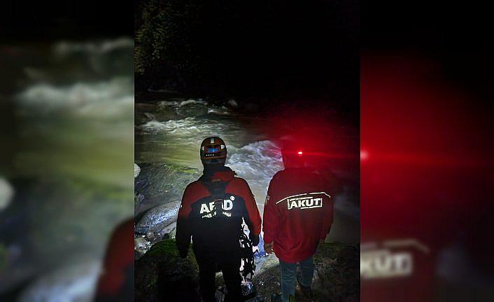 Rize'de engebeli arazide yuvarlanan turist hayatını kaybetti