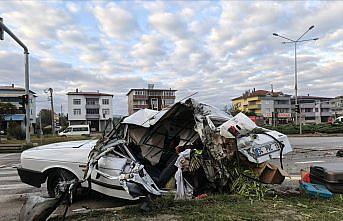 Samsun'da kamyonet ile otomobilin çarpışması sonucu 4 kişi yaralandı