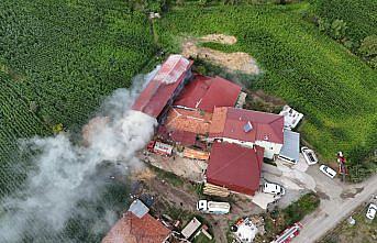 Alaçam'da samanlık yangında hasar gördü