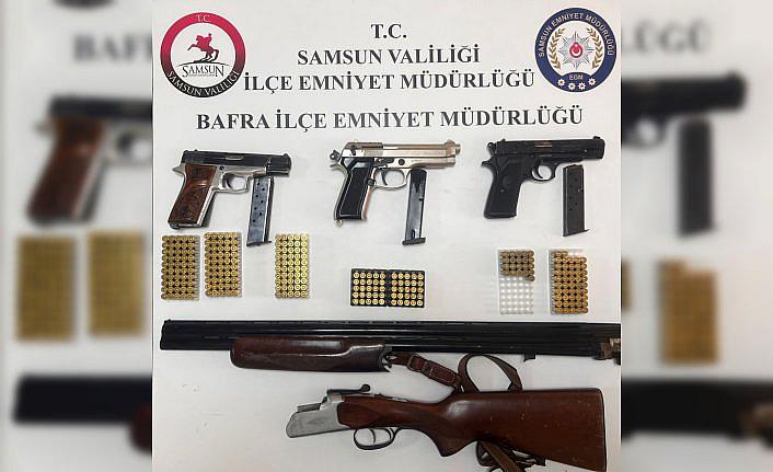 Bafra'da silah kaçakçılığı operasyonunda 4 zanlı yakalandı