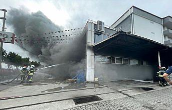 Trabzon'da alışveriş merkezinde çıkan yangına müdahale ediliyor