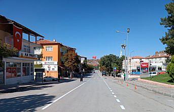 Uğurludağ ilçesinde yol çizgileri yenileniyor