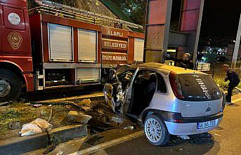 Zonguldak'ta üst geçidin direğine çarpan otomobildeki 2 kişi öldü