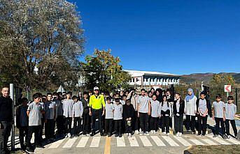 Almus'ta öğrencilere trafik eğitimi verildi