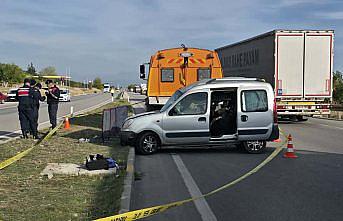 Amasya'da kamyonla çarpışan hafif ticari araçtaki 4 kişi öldü