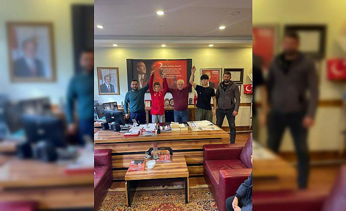 Balkan Şampiyonası'nda ikinci olan güreşçi altın ile ödüllendirildi